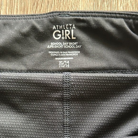 Athleta Girl School Day Skort Black Size XL
(14) - Picture 2 of 5